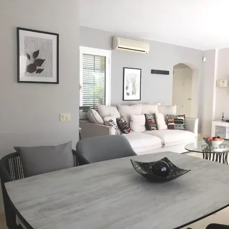 Вілла La Caleta Luxury Seaside Villa With 3 Bedrooms And Private Pool